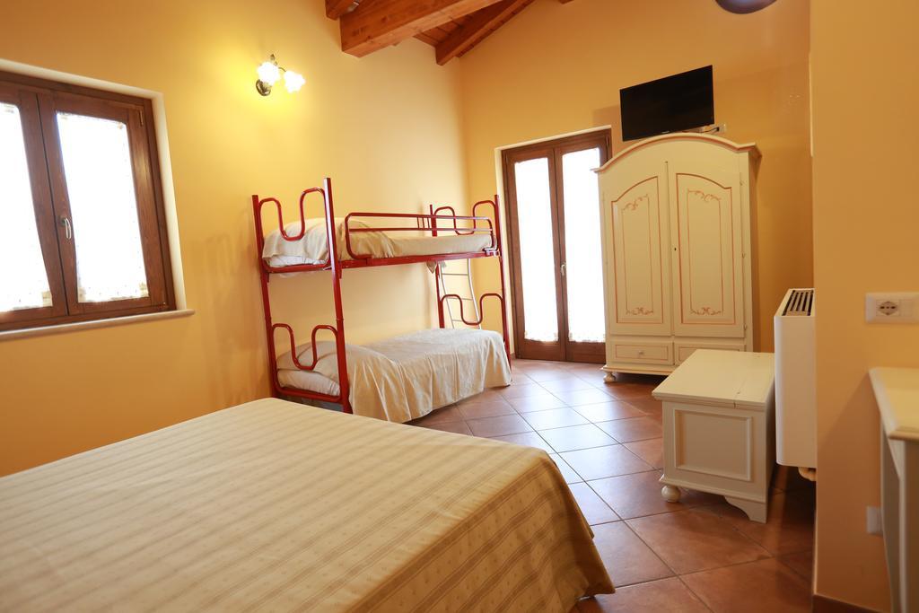 Agriturismo Ciociaro " Il Colle " Hotel Ristorante Ceprano Eksteriør bilde